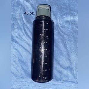 Slim water bottle